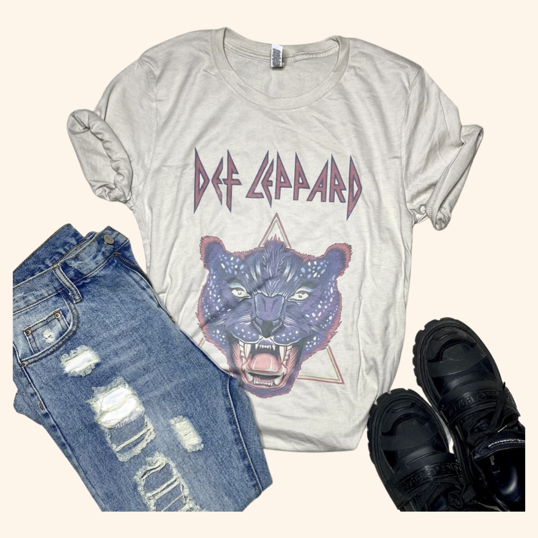 Def Leppard Panther  Graphic Tee Shirt ( Vintage Feel )